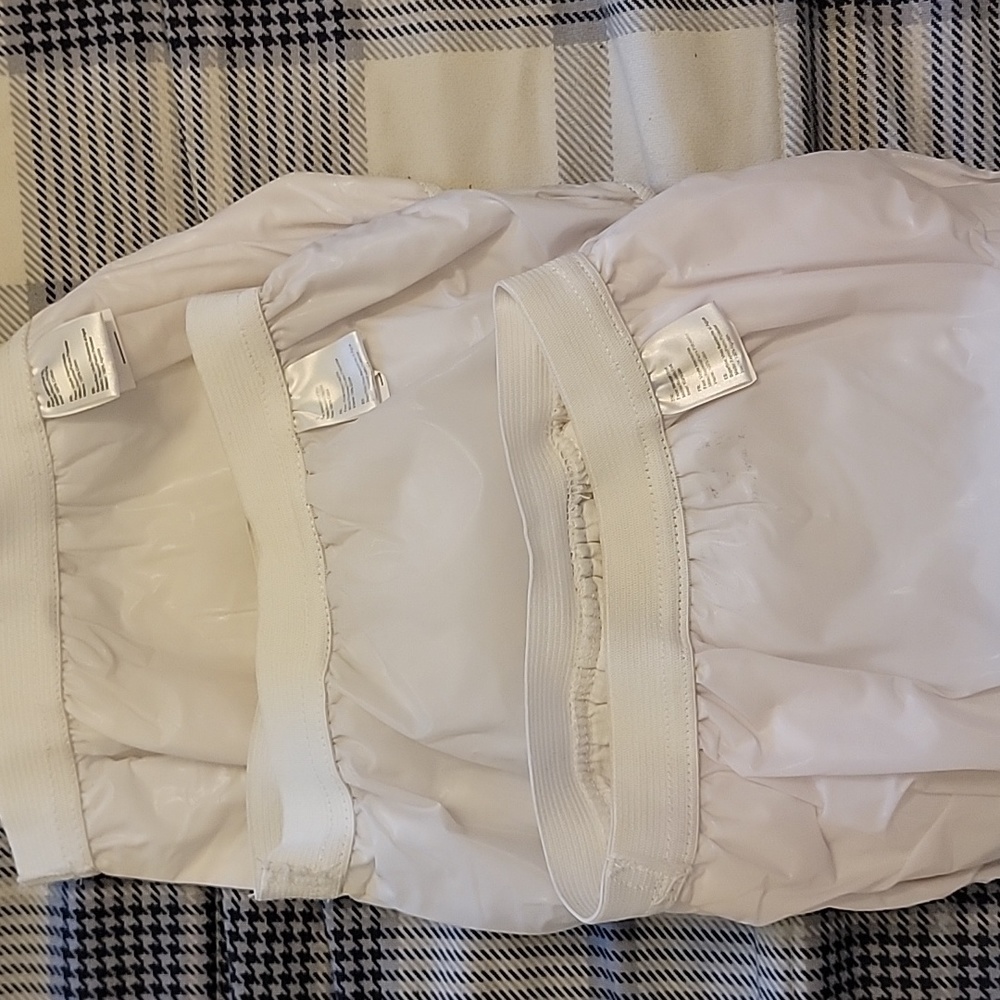 3 Waterproof cloth training pants